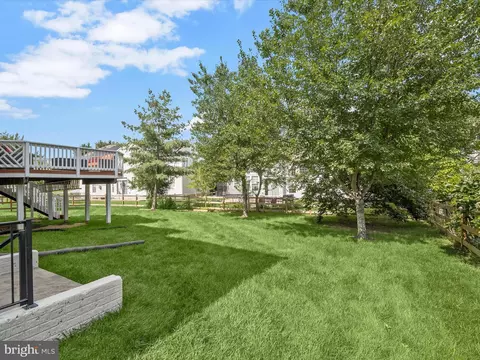 Exterior - 10040 Fall Rain Dr, Laurel, MD 20723 photo 11 of 12