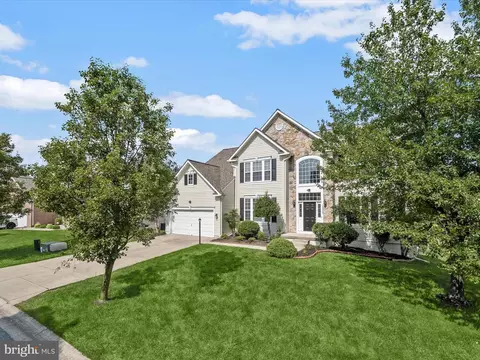 Exterior - 10040 Fall Rain Dr, Laurel, MD 20723 photo 7 of 12