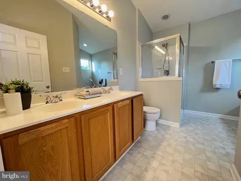 Bath - 9532 Chaton Rd, Laurel, MD 20723 photo 1 of 5