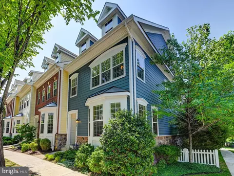5811 Duncan Dr, Ellicott City, MD 21043