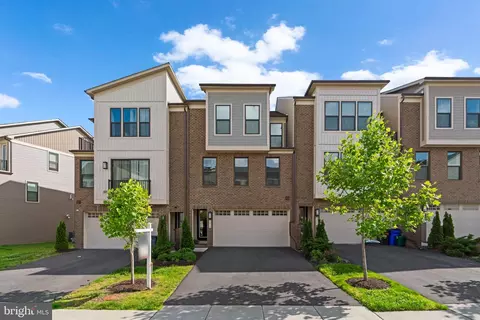 7410 Plainview Ter, Columbia, MD 21044