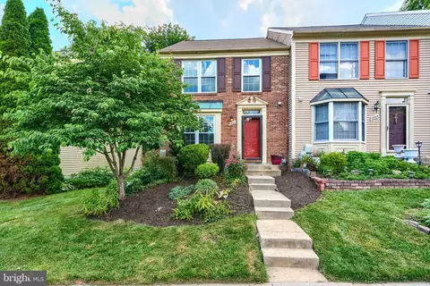 8861 Manahan Dr, Ellicott City, MD 21043