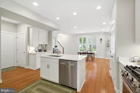 Entry Way - 9873 Wilderness Ln, Laurel, MD 20723 photo 4 of 10