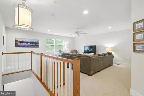 Entry Way - 9873 Wilderness Ln, Laurel, MD 20723 photo 7 of 10