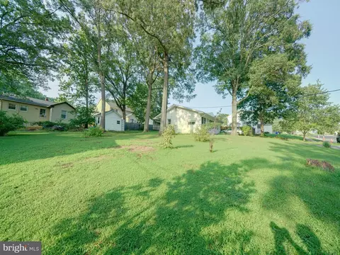 9404 6th St N, Laurel, MD 20723 photo 2