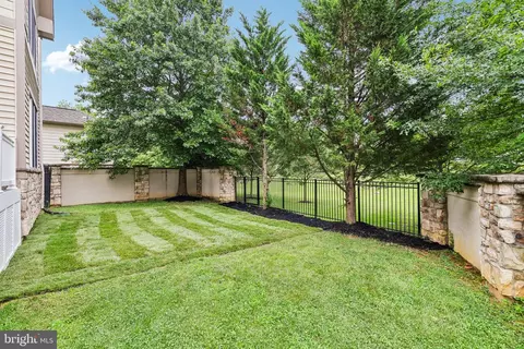Exterior - 8612 Saddleback Pl, Laurel, MD 20723 photo 10 of 15