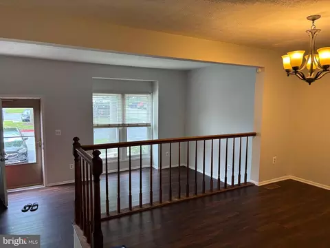 9323 Cabot Ct, Laurel, MD 20723 photo 3