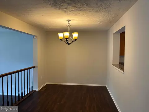 9323 Cabot Ct, Laurel, MD 20723 photo 4