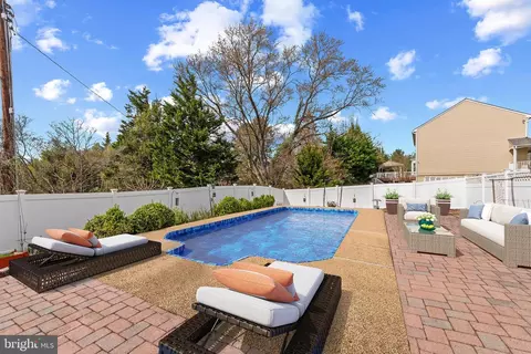 10101 Bracken Dr, Ellicott City, MD 21042