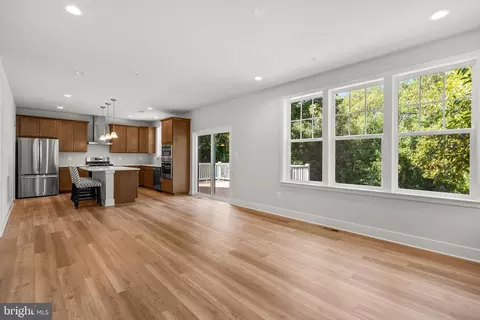 9420 Fairview Ave, Laurel, MD 20723