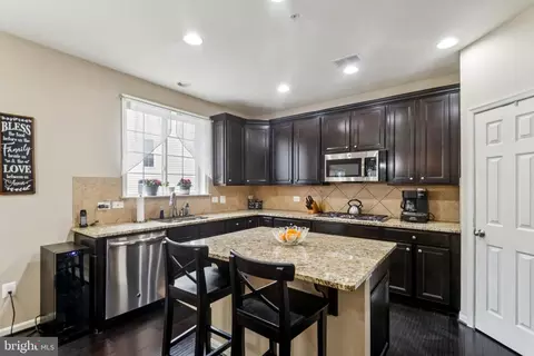 6215 Mill River Ct, Hanover, MD 21076 photo 3