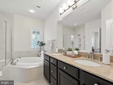 Bath - 11480 Iager Blvd, Fulton, MD 20759 photo 2 of 5