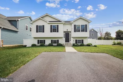 6391 Norris St, Hanover, MD 21076 photo 2