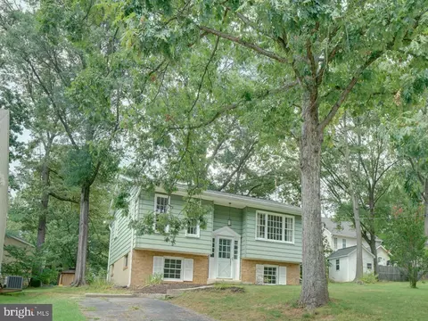 9406 6th St N, Laurel, MD 20723