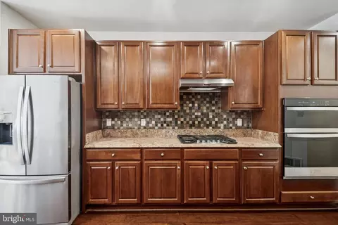 Kitchen - 8719 Timber Oak Ln, Laurel, MD 20723 photo 2 of 3