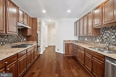 Entry Way - 8719 Timber Oak Ln, Laurel, MD 20723 photo 3 of 4