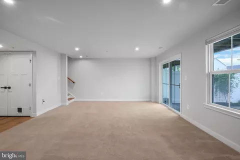 Living - 8109 Primrose Ln, Laurel, MD 20723 photo 4 of 4