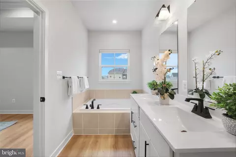 Entry Way - 8109 Primrose Ln, Laurel, MD 20723 photo 11 of 20