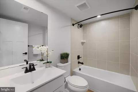 Bath - 8109 Primrose Ln, Laurel, MD 20723 photo 2 of 2