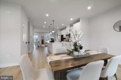 Entry Way - 8109 Primrose Ln, Laurel, MD 20723 photo 5 of 20