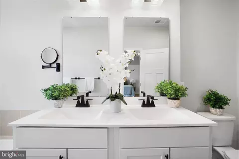 Entry Way - 8109 Primrose Ln, Laurel, MD 20723 photo 10 of 20