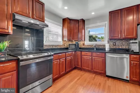 9306 Queens Post Ct NE, Laurel, MD 20723 photo 12