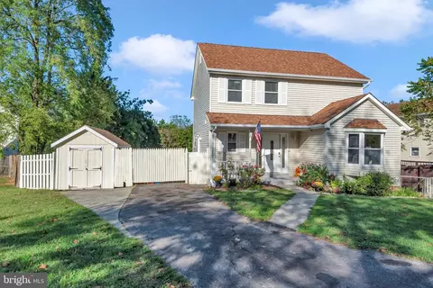 9306 Queens Post Ct NE, Laurel, MD 20723 photo 2