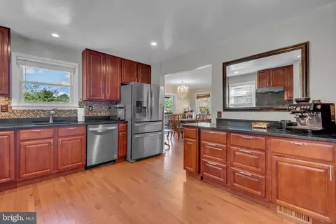 9306 Queens Post Ct NE, Laurel, MD 20723 photo 13