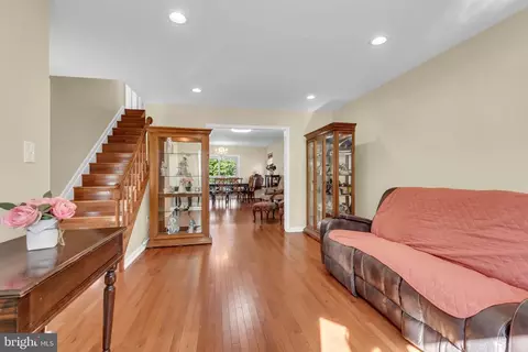 9306 Queens Post Ct NE, Laurel, MD 20723 photo 8