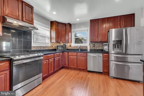 9306 Queens Post Ct NE, Laurel, MD 20723 photo 15