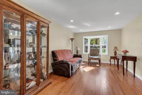 9306 Queens Post Ct NE, Laurel, MD 20723 photo 7