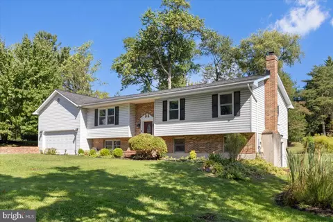 8400 Mitzy Ln, Ellicott City, MD 21043