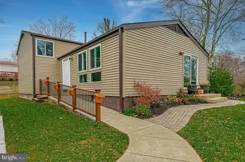 9068 Goldamber Garth, Columbia, MD 21045