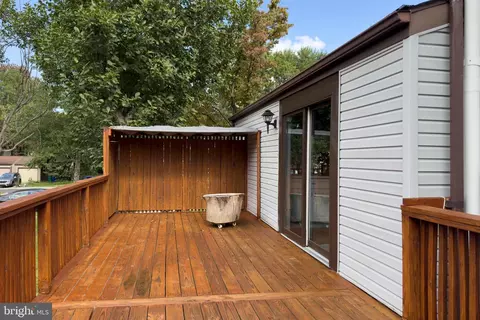 Exterior - 6383 Shadowshape Pl, Columbia, MD 21045 photo 5 of 9