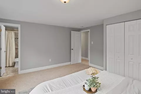 Bedroom - 6383 Shadowshape Pl, Columbia, MD 21045 photo 3 of 6