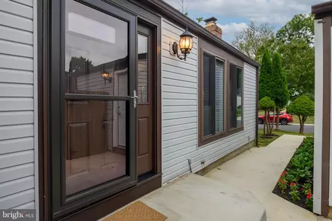 Entry Way - 6383 Shadowshape Pl, Columbia, MD 21045 photo 1 of 5