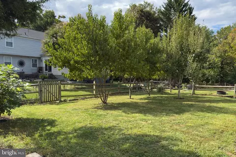 Exterior - 6383 Shadowshape Pl, Columbia, MD 21045 photo 2 of 9