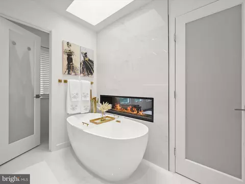 Bath - 9876 Lyon Ave, Laurel, MD 20723 photo 6 of 8