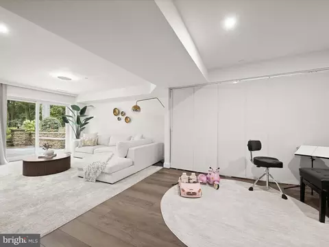 Living - 9876 Lyon Ave, Laurel, MD 20723 photo 3 of 5