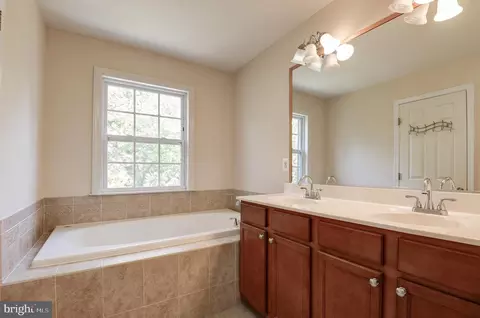 Bath - 8032 Wright Pl #98, Jessup, MD 20794 photo 3 of 3