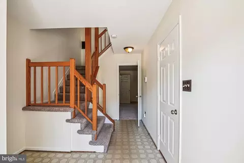 9633 Hadleigh Ct, Laurel, MD 20723 photo 6