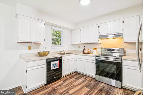 9633 Hadleigh Ct, Laurel, MD 20723 photo 16