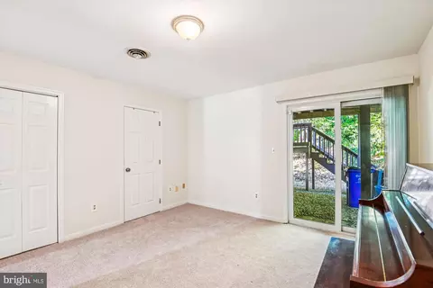 9633 Hadleigh Ct, Laurel, MD 20723 photo 8