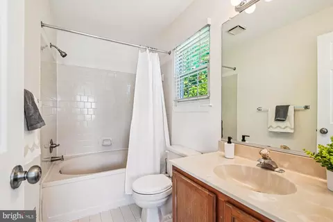 9633 Hadleigh Ct, Laurel, MD 20723 photo 27