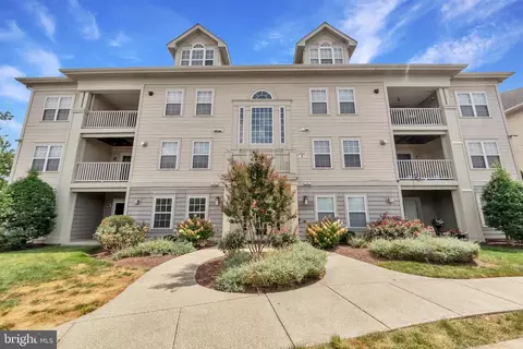 9060 Gracious End Ct #204, Columbia, MD 21046
