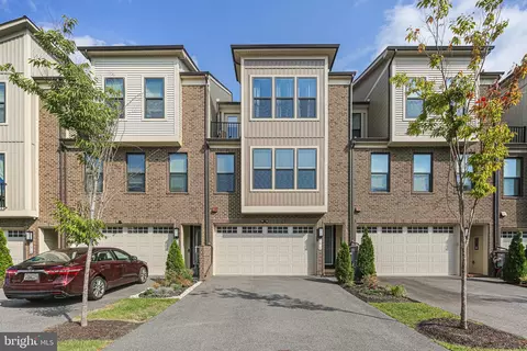 7614 Cross Creek Dr, Columbia, MD 21044