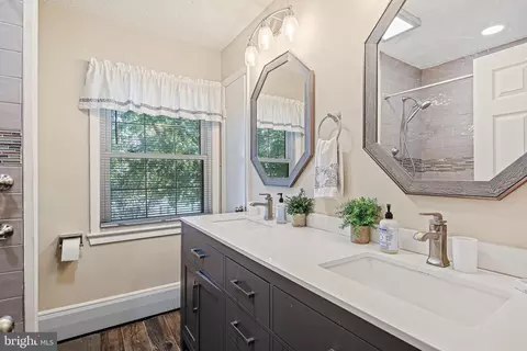 Bath - 9216 Bryant Ave, Laurel, MD 20723 photo 1 of 3