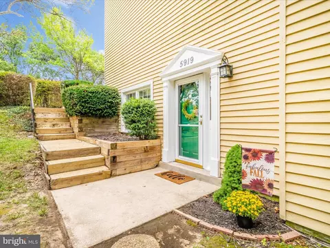 5919 Rowanberry Dr #ER 52, Elkridge, MD 21075