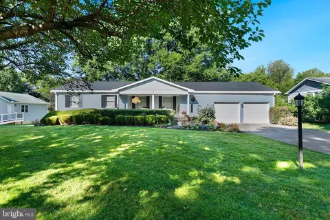 9565 Joey Dr, Ellicott City, MD 21042