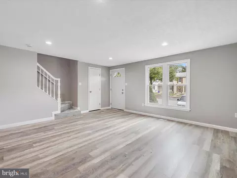 Living - 9410 Chippenham Dr SW, Laurel, MD 20723 photo 2 of 2